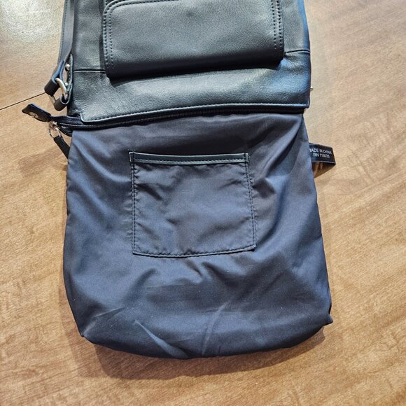 Giana Bernini Black Crossbody Organizer Purse - Picture 9 of 11